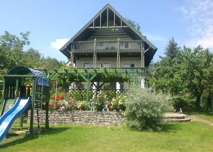 Strandkoezeli Panoramas 4 Fos Badacsonytomajon Апартаменты *